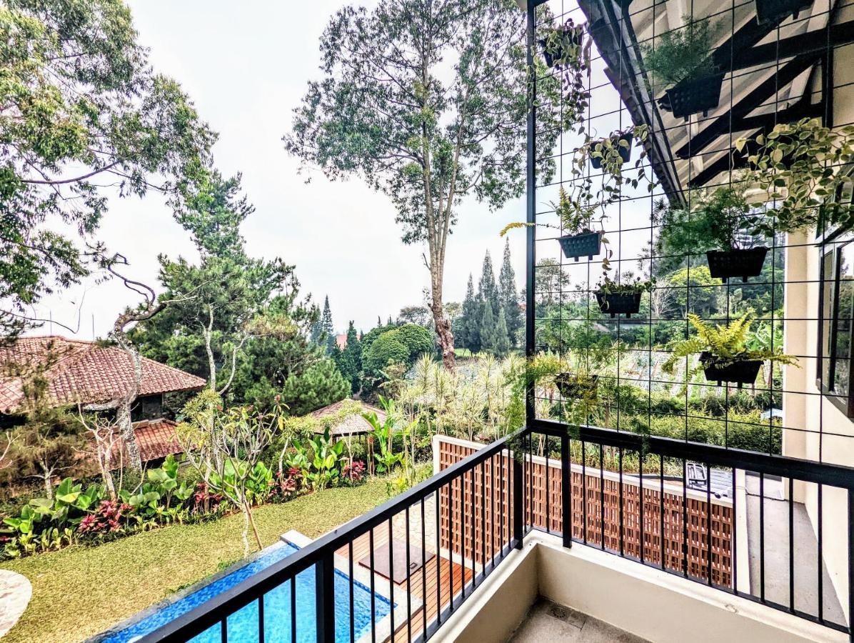 Cottonwood Exclusive Villa @Lembang Asri - Jacuzzi Playground Netflix Billyard Kültér fotó