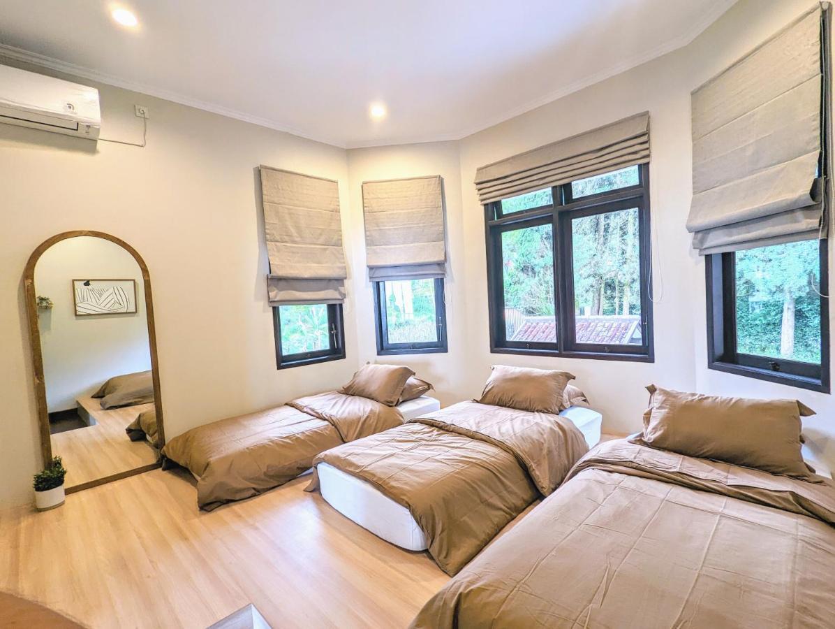 Cottonwood Exclusive Villa @Lembang Asri - Jacuzzi Playground Netflix Billyard Kültér fotó